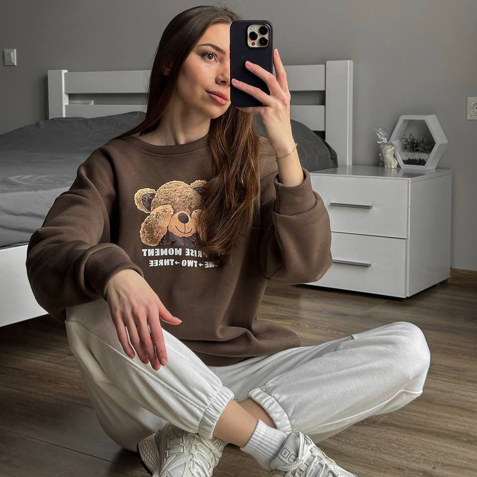 Women's casual sweatshirt with creative bear motif NOVAE