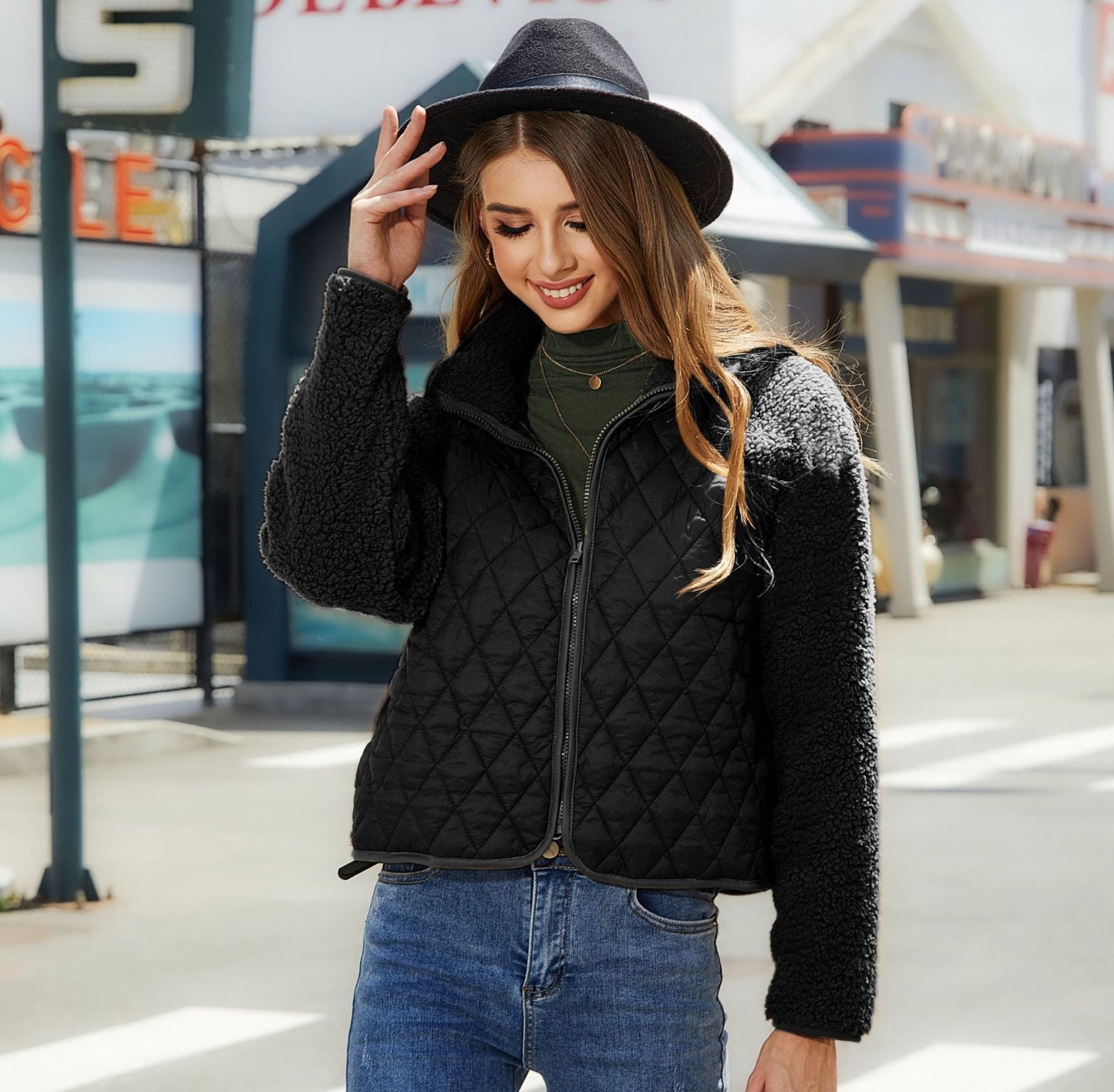 Women's Cozy Quilted Jacket with Soft Collar and Contrasting Sleeves NOVAE