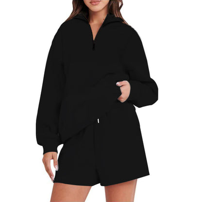 Women's casual short-cut hoodie with practical pockets NOVAE
