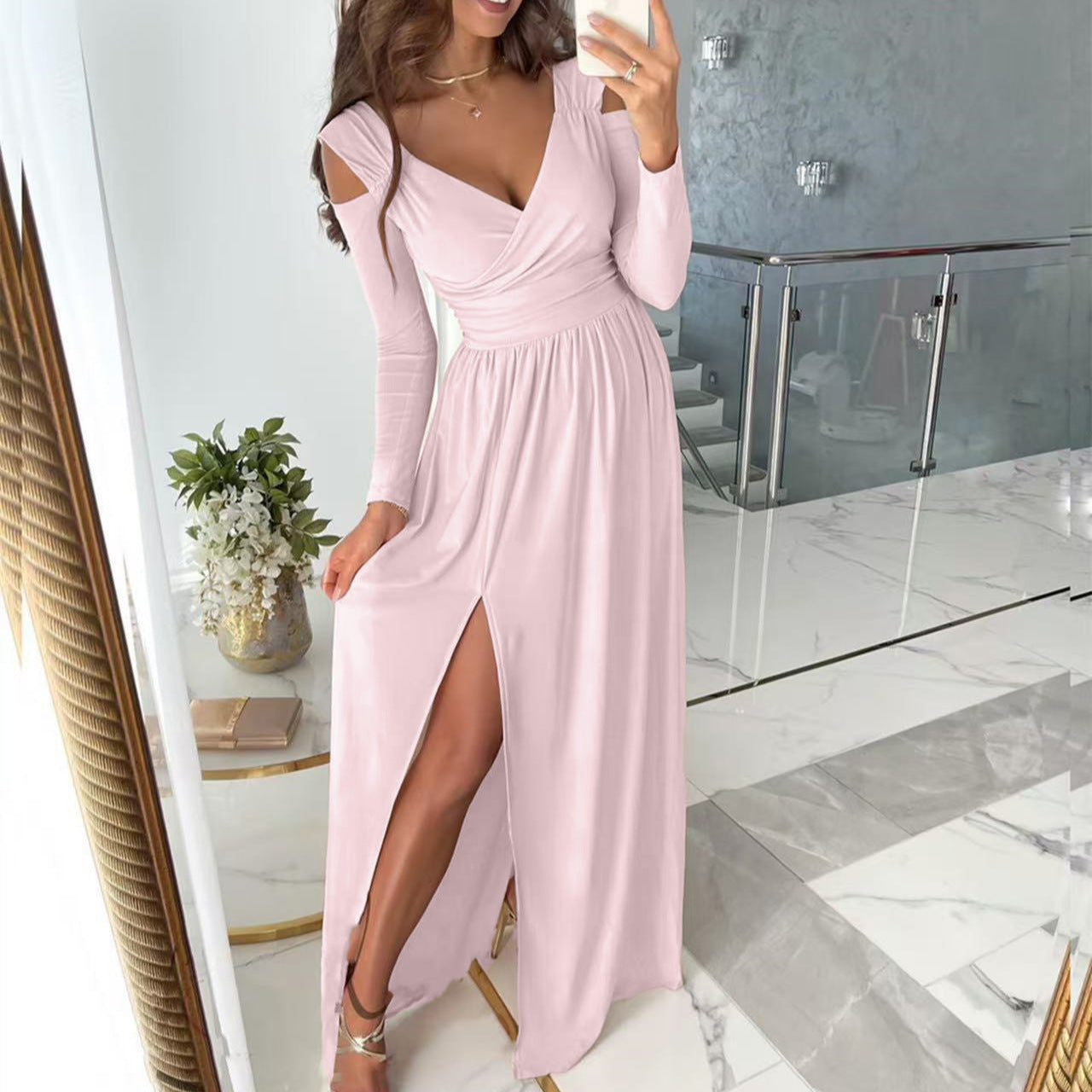 Women's maxi dress with a figure-hugging cut and elegant sleeves NOVAE