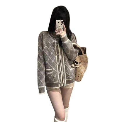 Women's fashionable knit cardigan with elegant diamond pattern and gold buttons NOVAE