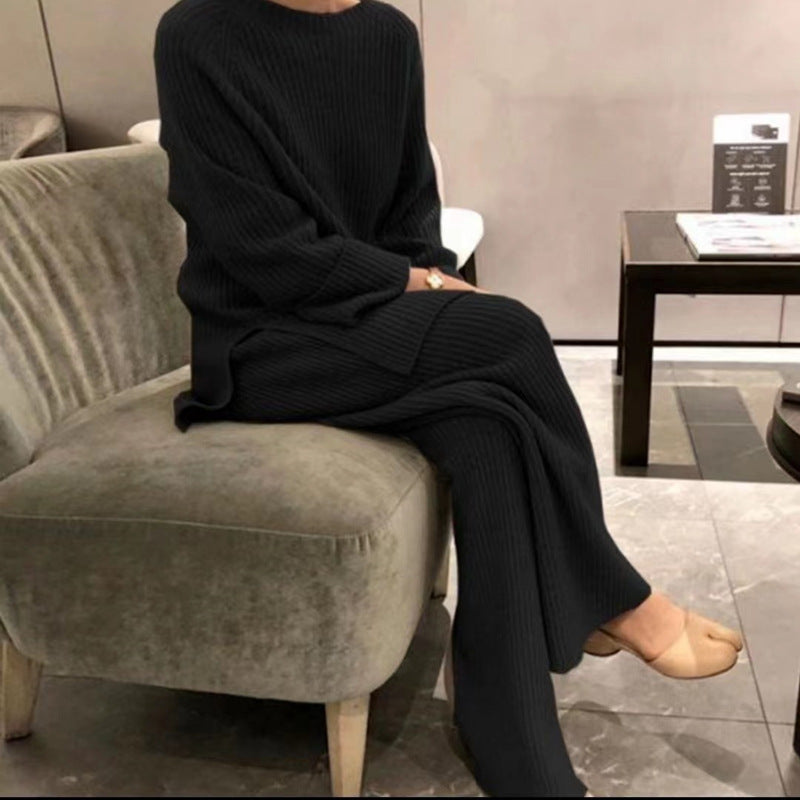 Women's knitted ensemble with a wide cut and elegant design NOVAE