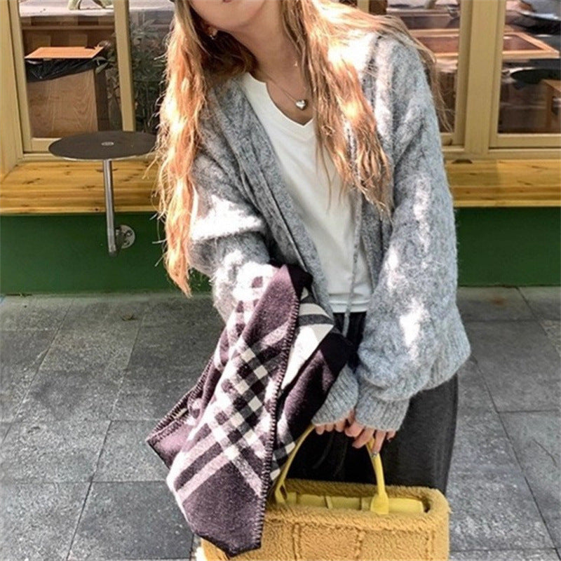 Women's cozy cardigan with wide sleeves and fine texture NOVAE