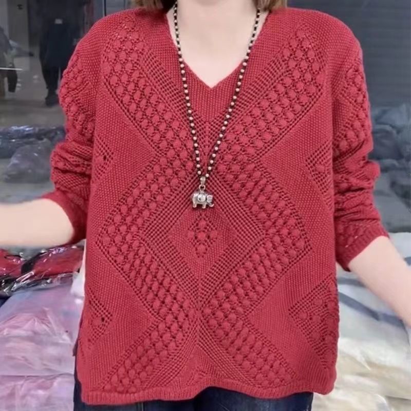 Women's V-neck sweater with modern textured pattern NOVAE
