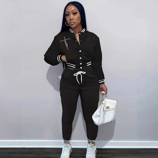 Women's tracksuit with fashionable cut and practical pockets NOVAE