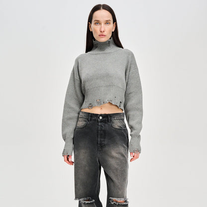 Women's trendy cropped pullover with modern ribbed design and playful details NOVAE