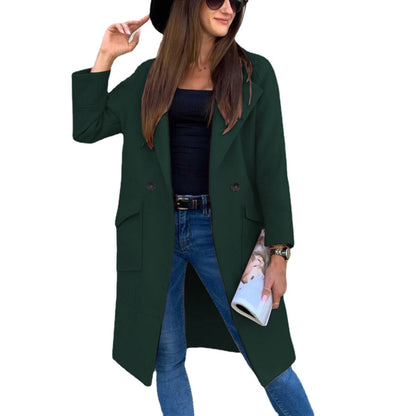 Women's fashionable double-breasted coat with practical pockets and a casual cut NOVAE