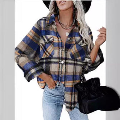 Women's checked flannel blouse with practical chest pockets and a casual cut NOVAE