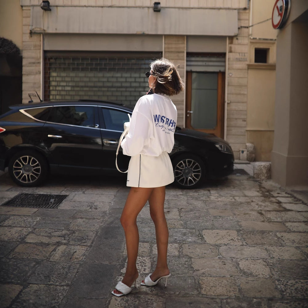 Women's casual sweatshirt with low collar and simple silhouette NOVAE