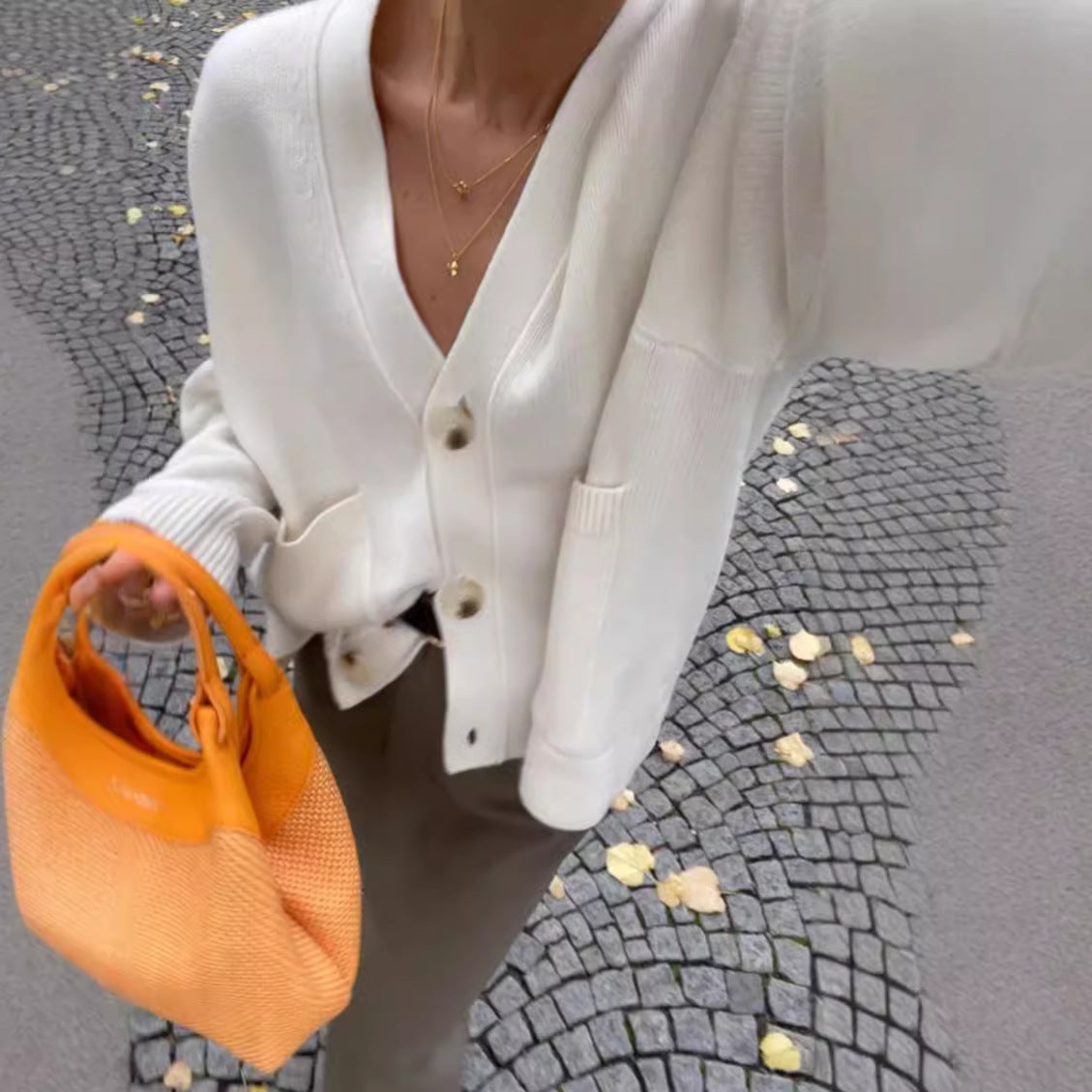 Women's Oversized Knit Cardigan with Pockets and V-Neck NOVAE