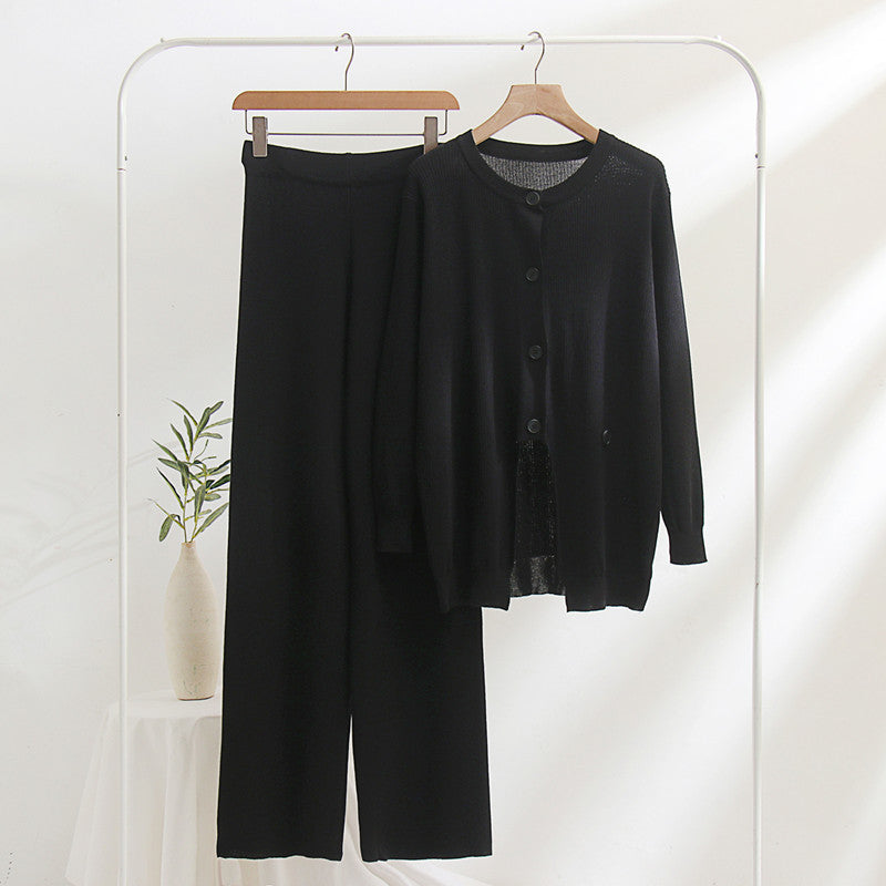 Women's knitted loungewear set with fine ribbing and striking button details NOVAE