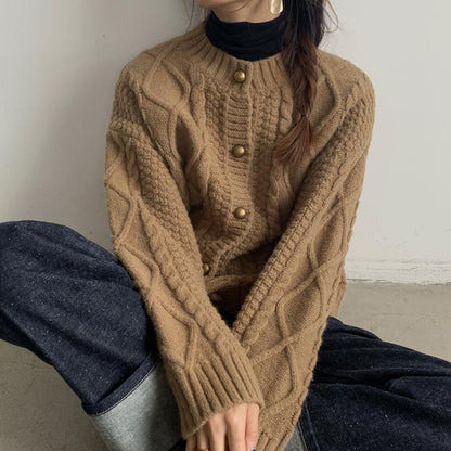 Women's chunky knit cardigan with button details and cable pattern NOVAE