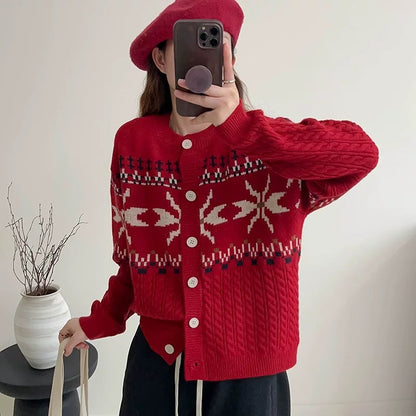 Women's chunky knit cardigan with decorative cable pattern and button details NOVAE