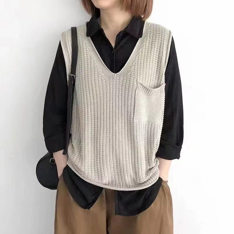 Women's knitted vest with V-neck and practical chest pocket NOVAE