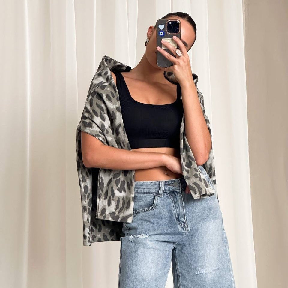 Women's casual sweatshirt with exciting animal motif NOVAE