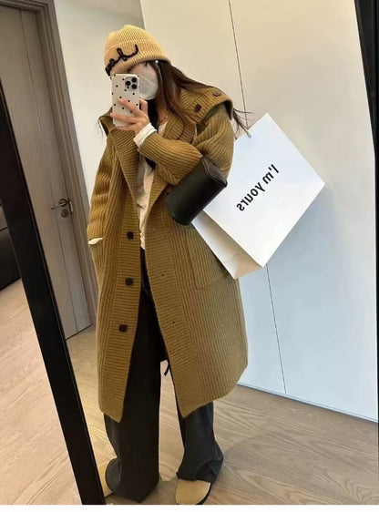 Women's chunky knit cardigan with a voluminous cut and decorative buttons NOVAE