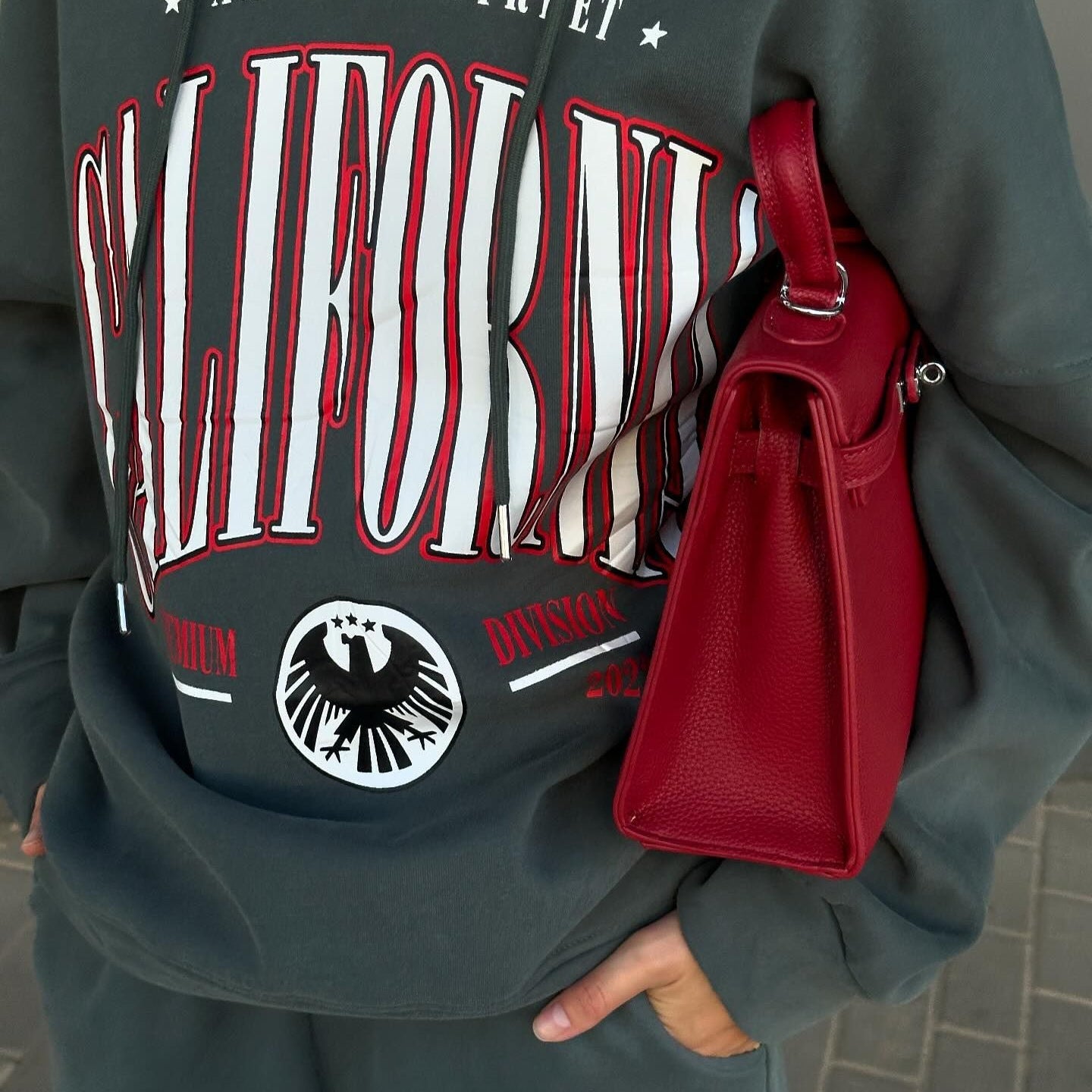 Women's oversized hoodie with creative graphic design NOVAE