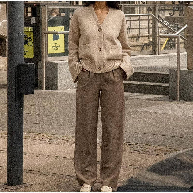 Women's cardigan with an elegant cut and oversized sleeves NOVAE