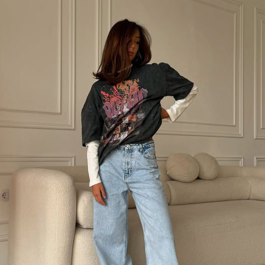 Women's comfortable oversized T-shirt with a casual cut and unique finish NOVAE