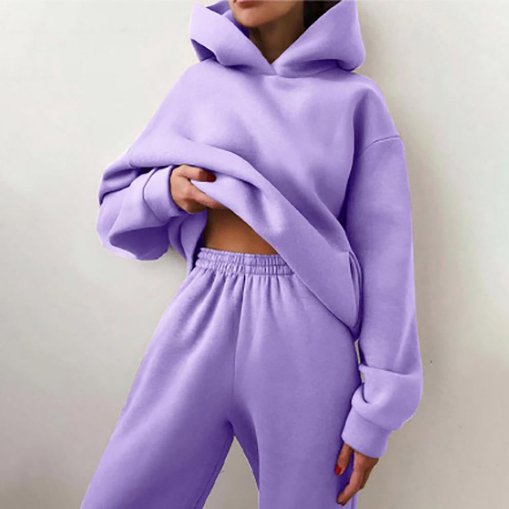 Women's sporty loungewear set with oversized hoodie and comfortable jogging pants NOVAE