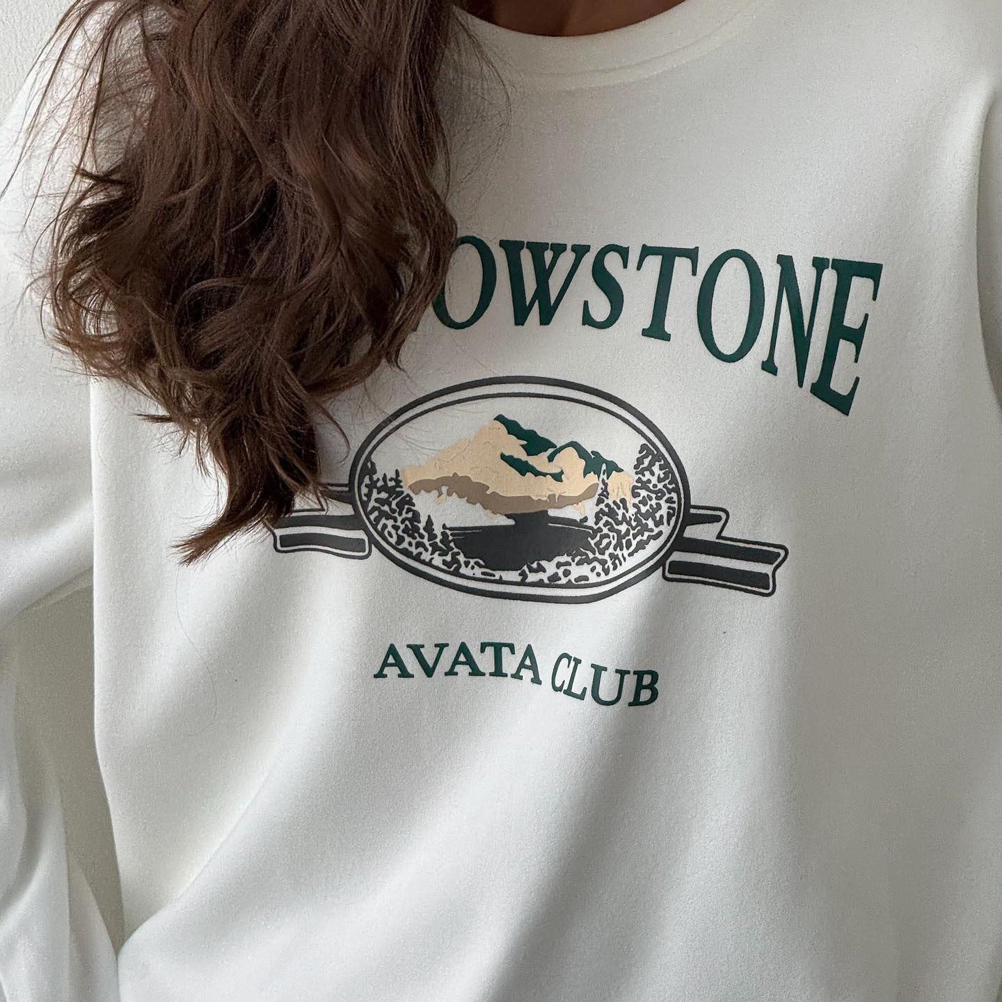 Women's casual sweatshirt with a creative mountain motif and comfortable cut NOVAE