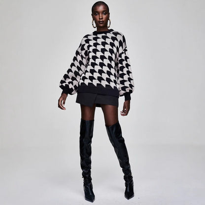 Women's geometric knit sweater with a relaxed fit and trendy trumpet sleeves NOVAE
