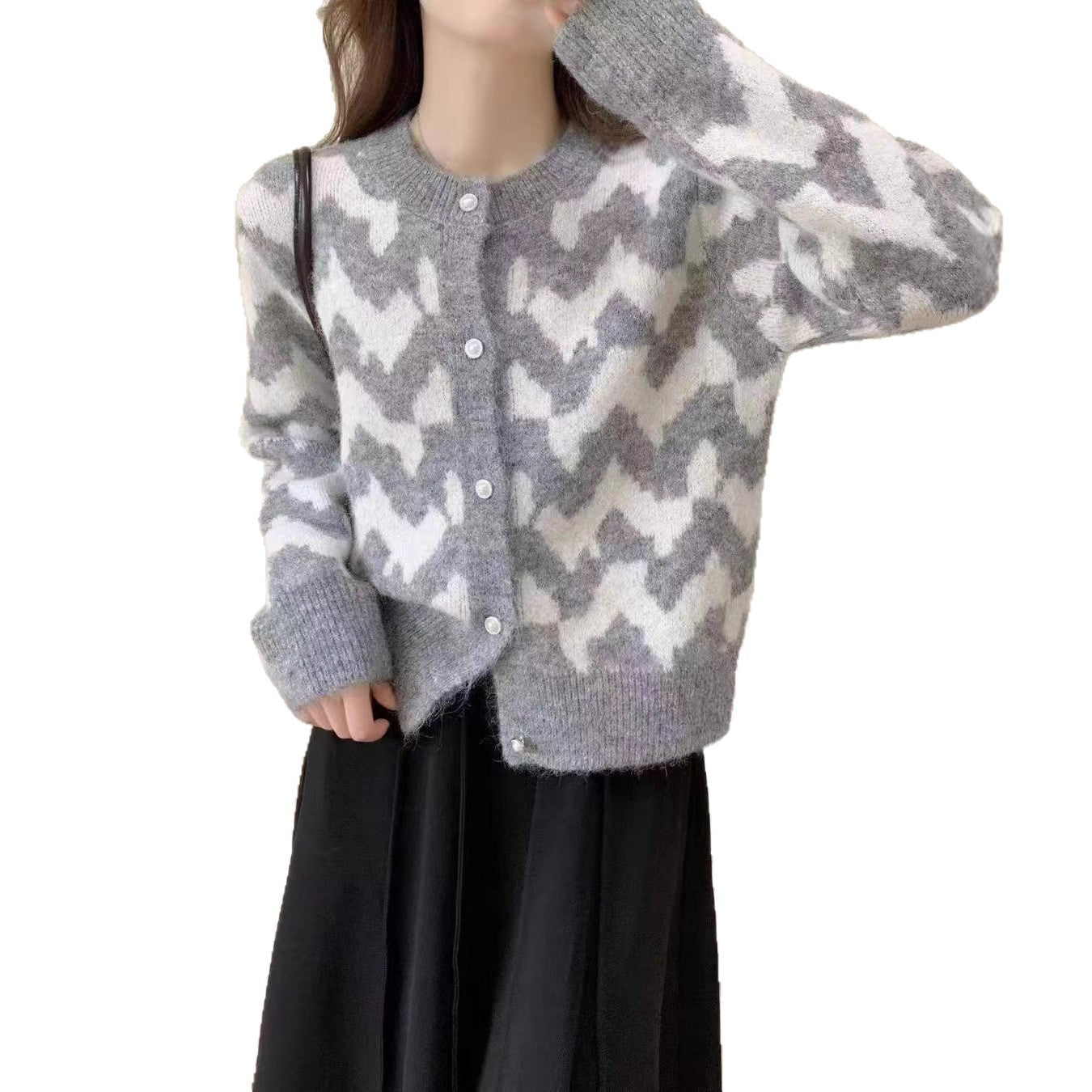 Women's cardigan with modern zigzag pattern and decorative buttons NOVAE