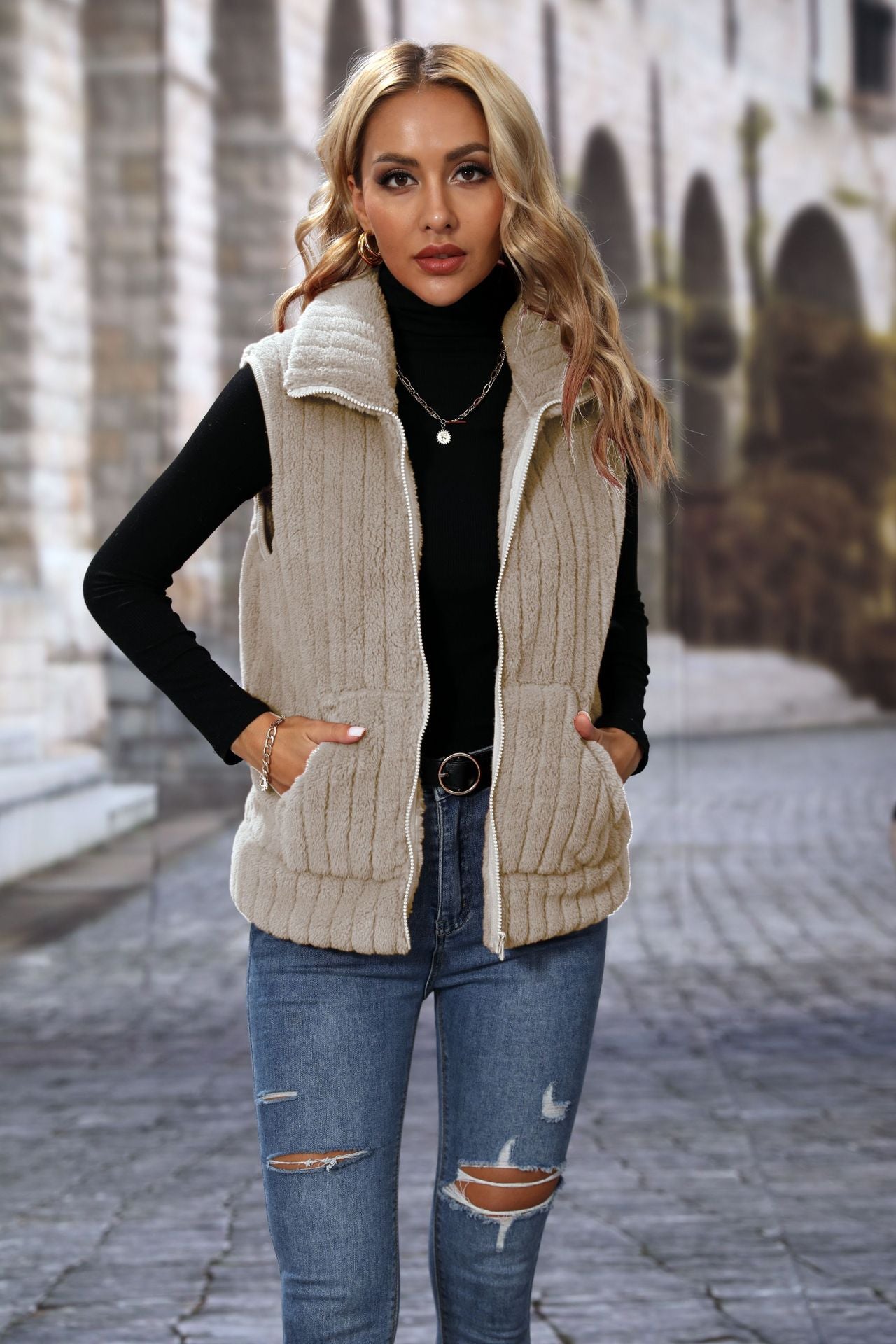 Women's fleece vest with textured material and practical pockets NOVAE