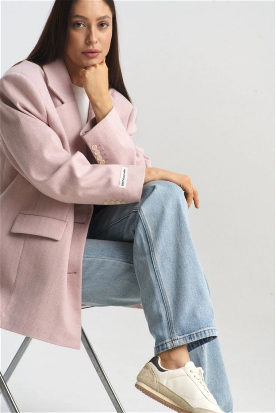 Women's elegant blazer in a modern cut with minimalist details NOVAE