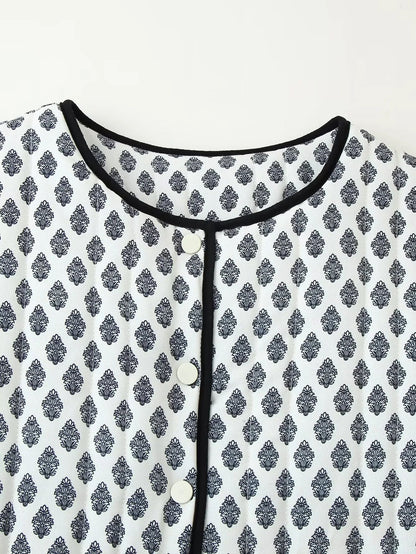 Women's fashionable short jacket with contrasting piping and practical pockets NOVAE