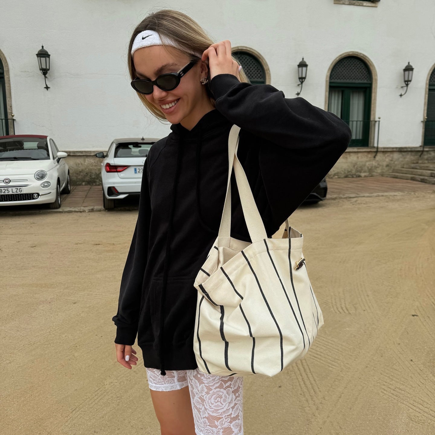 Women's fashionable hooded sweatshirt with kangaroo pocket and soft lining NOVAE