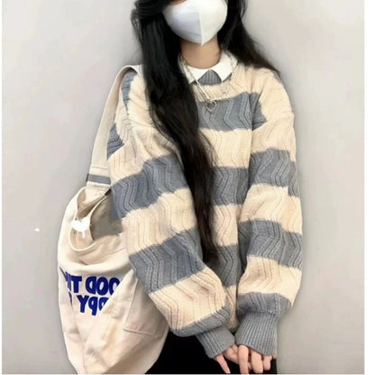 Women's Fashionable Knit Sweater with Textured Wave Pattern NOVAE