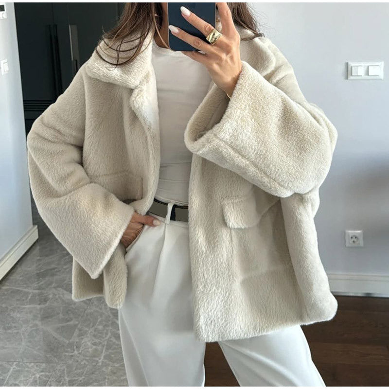 Women's Cozy Teddy Jacket with Large Lapels and Practical Pockets NOVAE