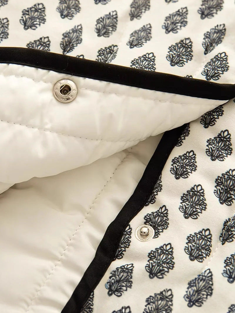 Women's quilted jacket with decorative pockets and modern print NOVAE