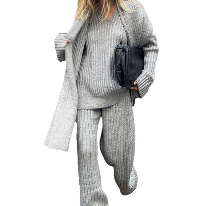 Women's wide-cut knit suit with elegant ribbed details NOVAE