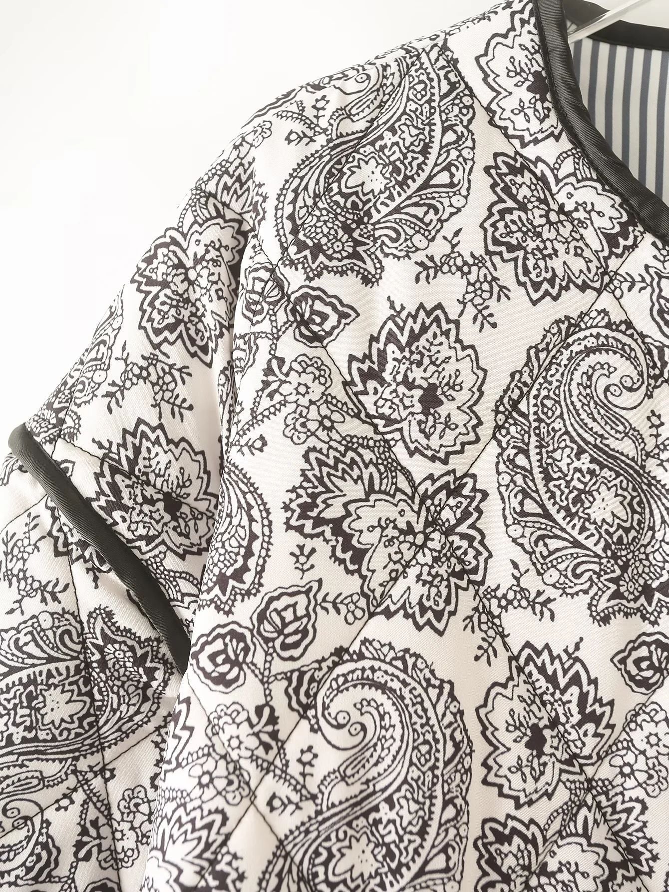 Women's fashionable quilted jacket with unique paisley pattern NOVAE