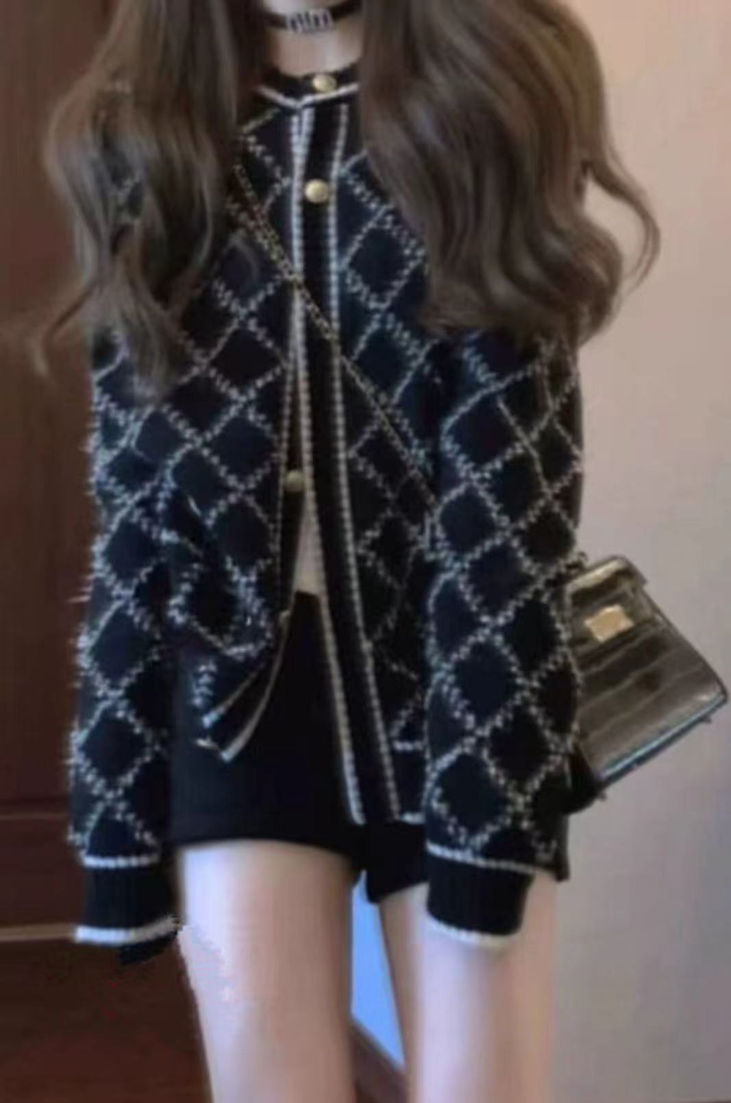 Women's fashionable knit cardigan with elegant diamond pattern and gold buttons NOVAE