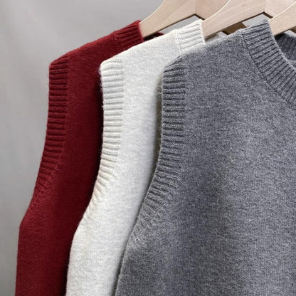 Women's knitted vest with button details and side pockets NOVAE