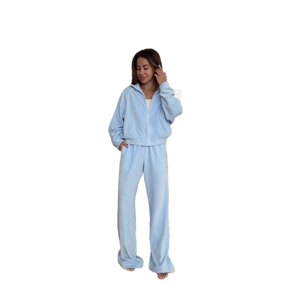 Women's leisure suit made of soft fleece with a high collar and practical pockets NOVAE