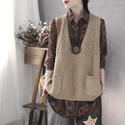 Women's knitted vest with deep V-neck and practical pockets NOVAE 1759203291