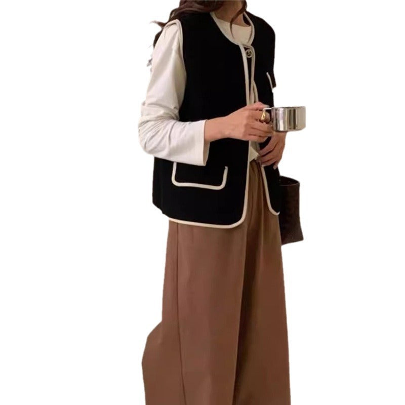 Women's Stylish Vest with Contrasting Pockets and Button Details NOVAE
