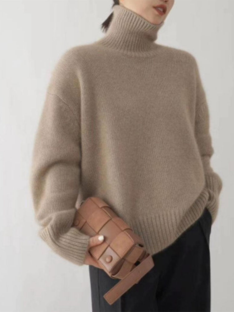 Women's Cozy Turtleneck Sweater made of High-Quality Wool NOVAE