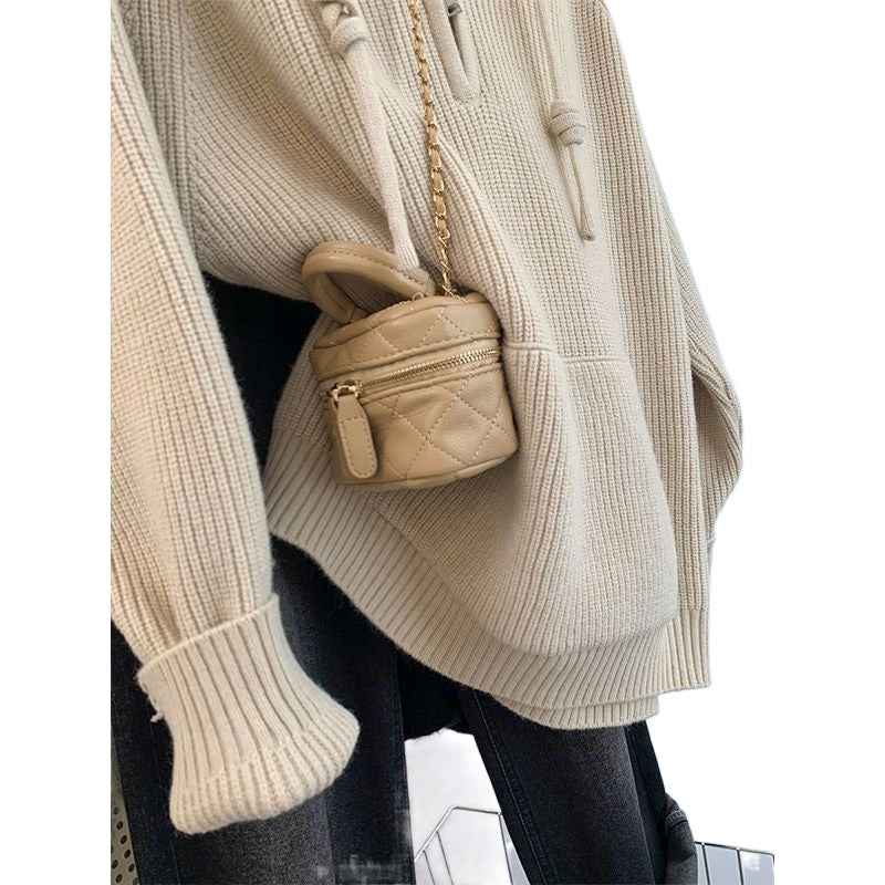 Women's casual hoodie with structured rib design and sensual zipper NOVAE