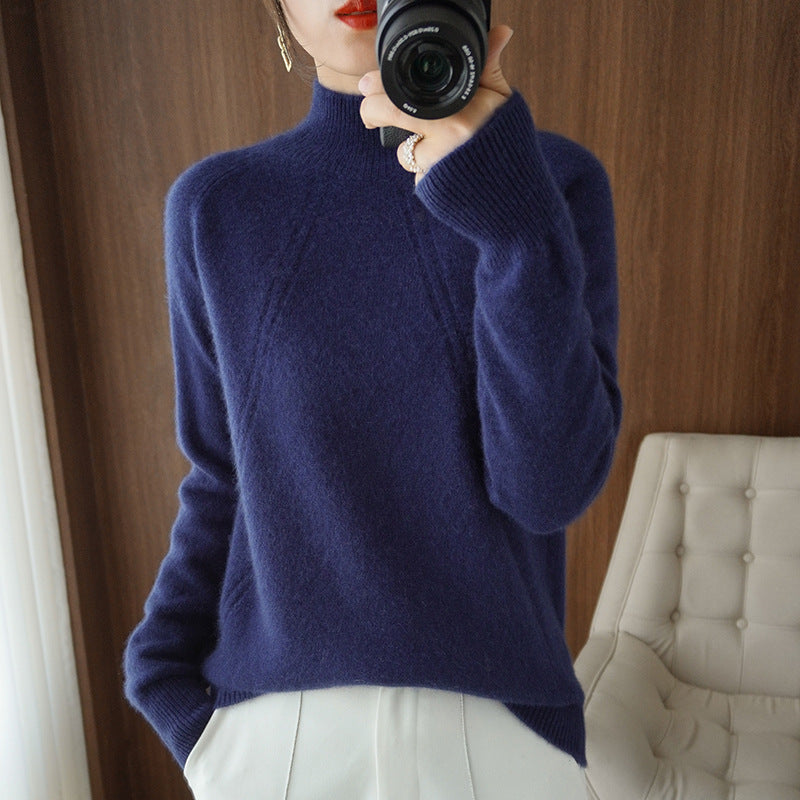 Women's cozy roll-neck sweater made of fine material with a relaxed fit NOVAE