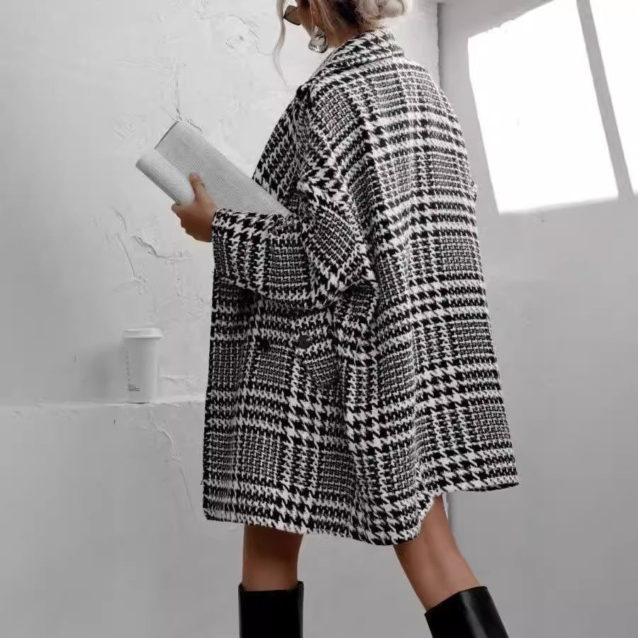Women's oversized plaid coat with luxury design and casual cut NOVAE