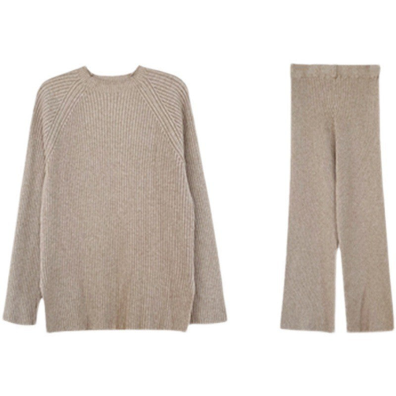 Women's knitted ensemble with a wide cut and elegant design NOVAE