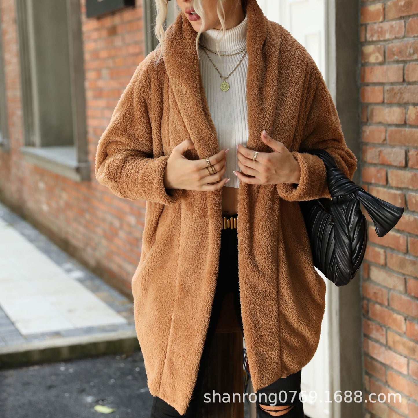 Women's Cozy Oversized Coat in Soft Plush with Large Collar NOVAE