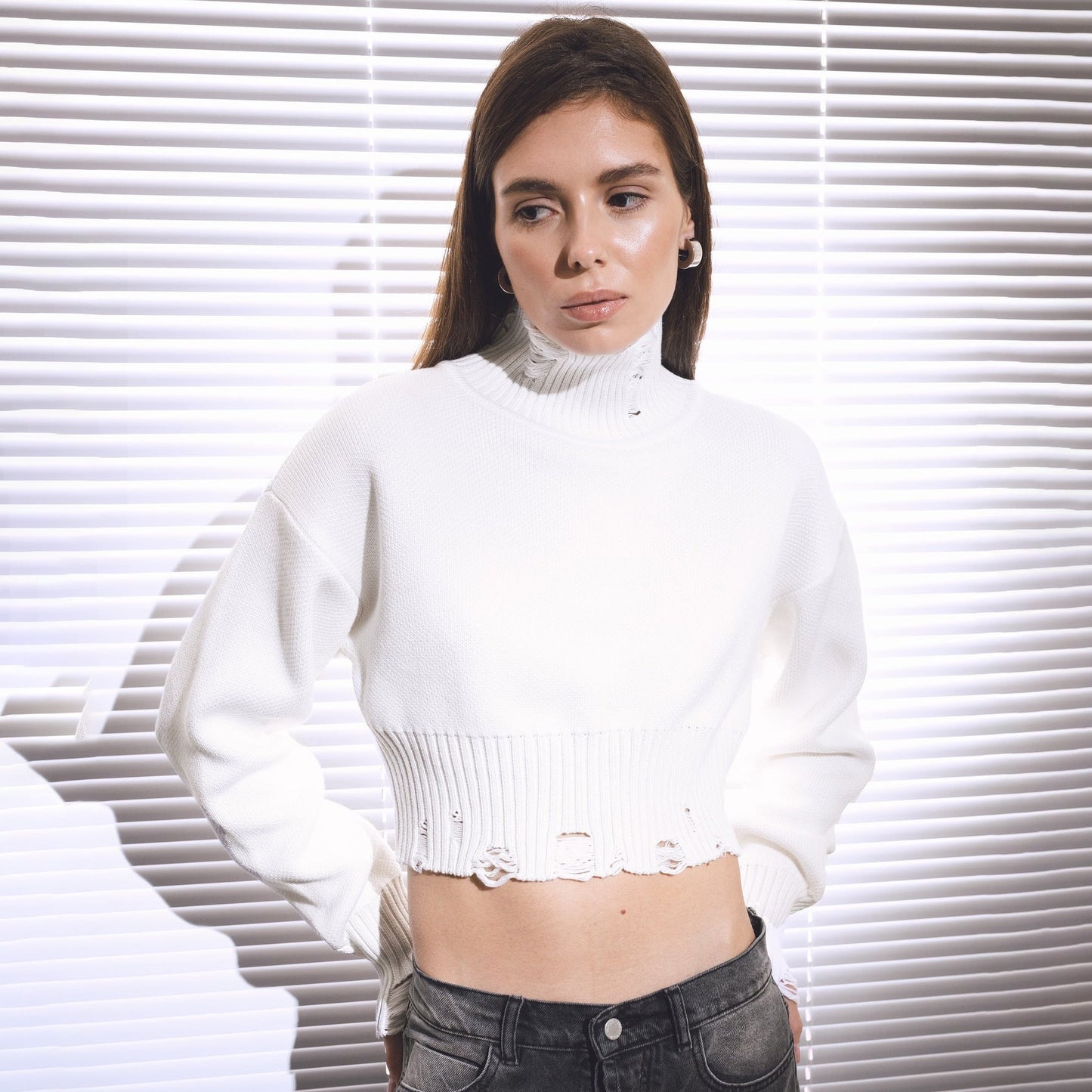 Women's trendy cropped pullover with modern ribbed design and playful details NOVAE