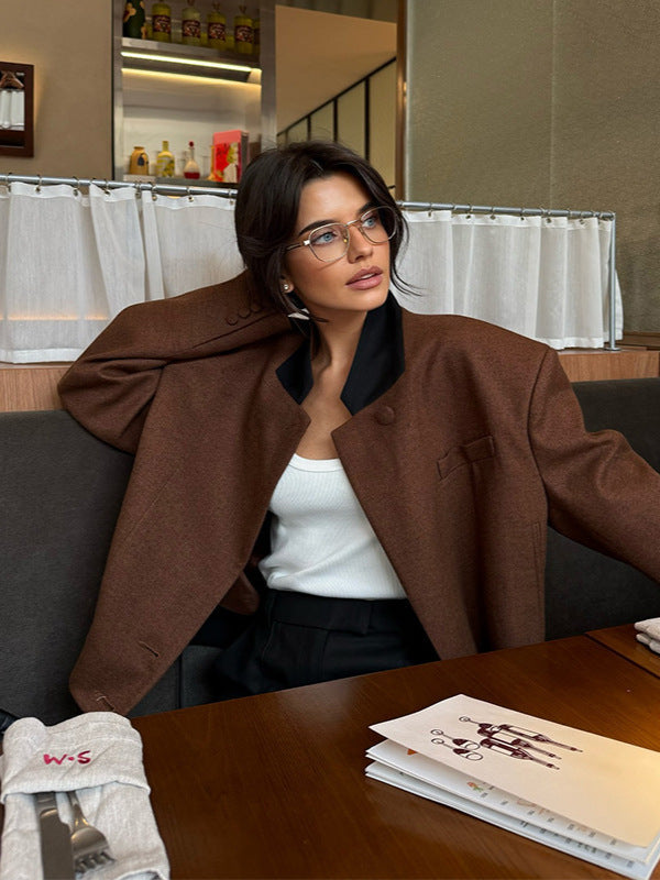 Women's fashionable short jacket with structured cut and high collar NOVAE