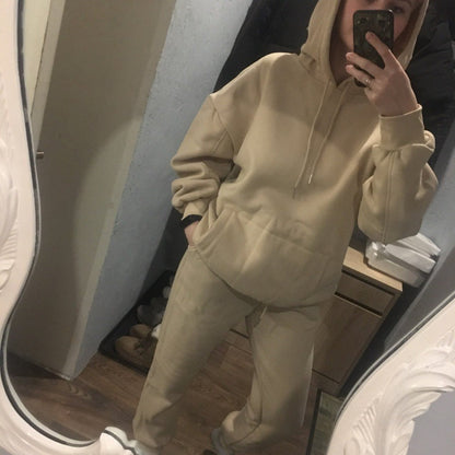 Women's leisure loungewear set with cozy hoodie and comfortable jogging pants NOVAE